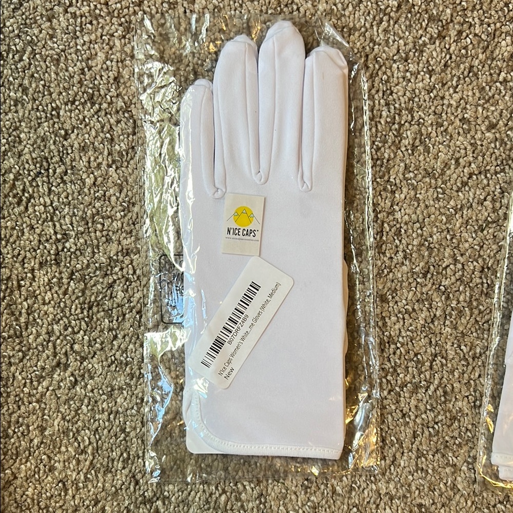 White Gloves by N’ICE CAPS